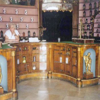 Apotheke, Bild vier