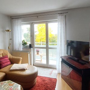 Wohnzimmer mit Südbalkon