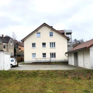 Garagen mit Hausansicht