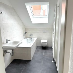 Bsp. Tagelichtbad mit Wanne