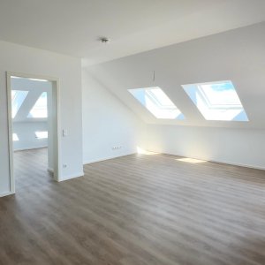 heller Wohn und Essbereich