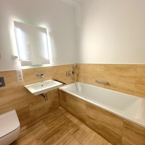großes Badezimmer