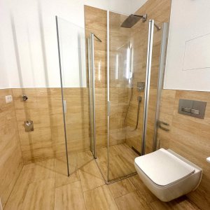 großes Badezimmer
