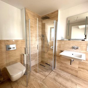 Tageslichtbad mit Dusche