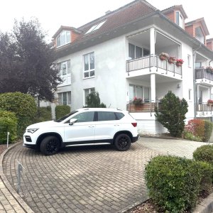 Außenstellplätze vorm Haus