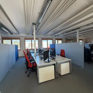 offener heller Arbeitsbereich