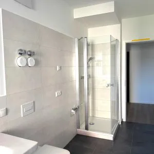 Bsp. Tageslichtbad mit Wanne und Dusche