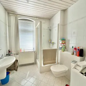 Tageslichtbad mit Dusche