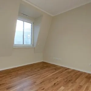 Kinder-/Arbeitszimmer