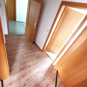 Flur mir Blick ins Treppenhaus