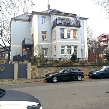 Mehrfamilienhaus